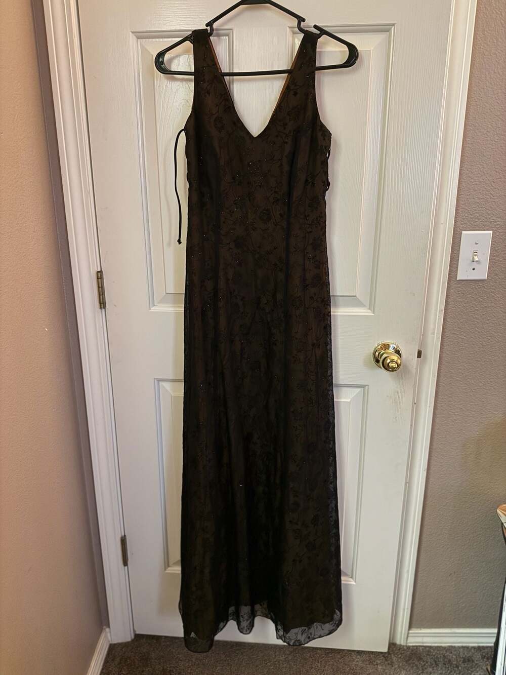 Betsy & Adam by Jaslene Vintage Iridescent Lace Formal Gown Size 6